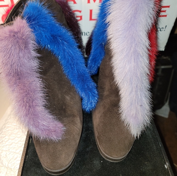 Women's Boots w/ Mink Strips - Picture 7 of 7